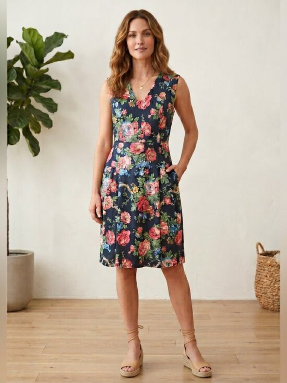 High by Claire Campbell Floral Fit-and-Flare Dress in Black and Pink size 4